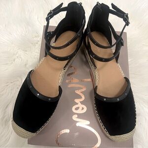 Crown Vintage black sandals